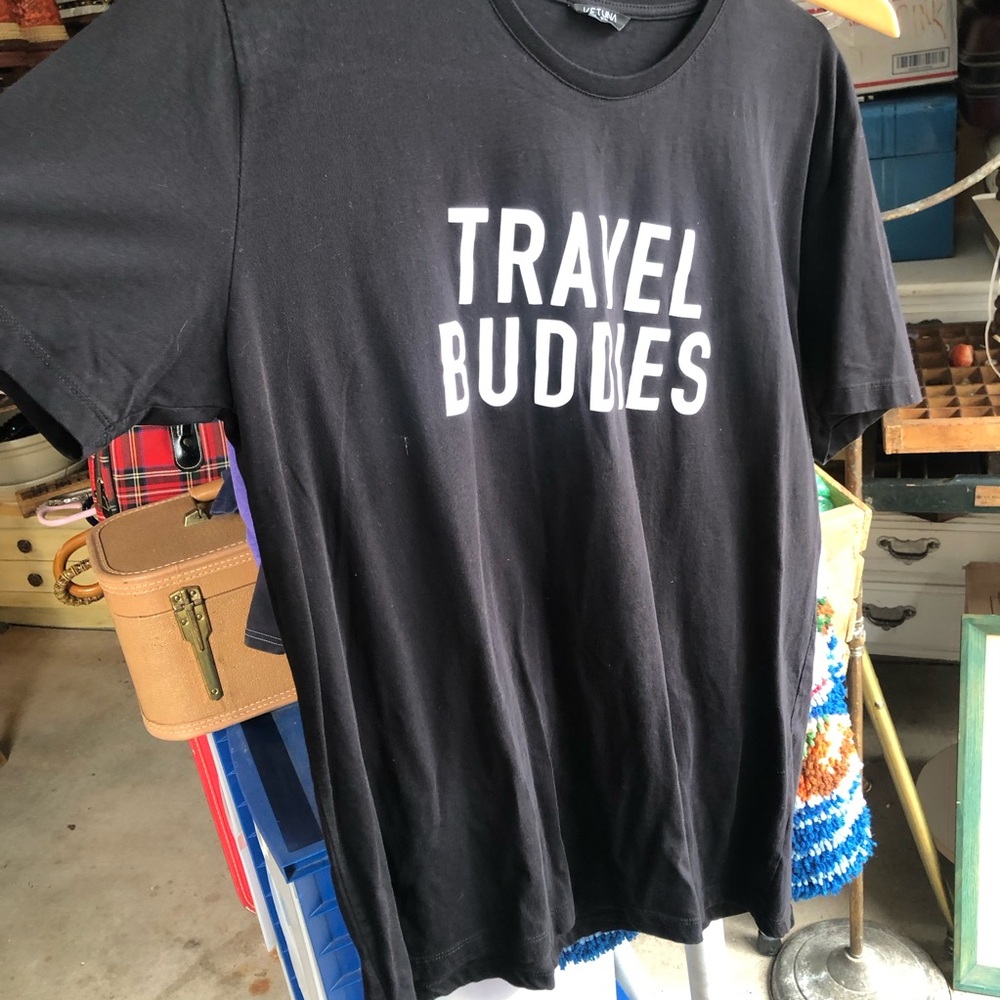 TRAVEL BUDDIES - Black graphic tee shirt 🚗